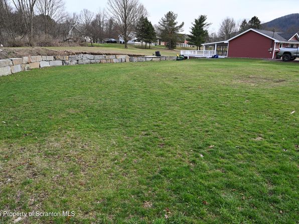 96 Halls Rd, Great Bend, PA 18821