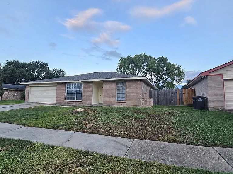 10303 Old Towne Ln — Photo 3