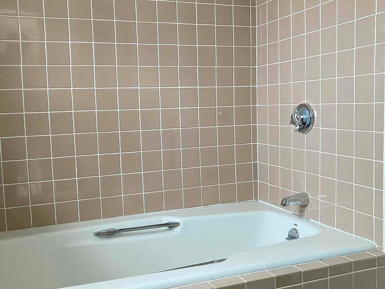 320 Leslie Dr — Photo 23