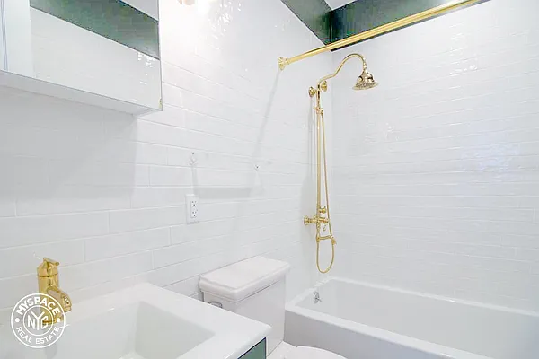 Rented by MySpaceNYC | media 7