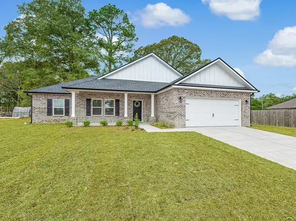 2800 Blackbird Ct, Crestview, FL 32539