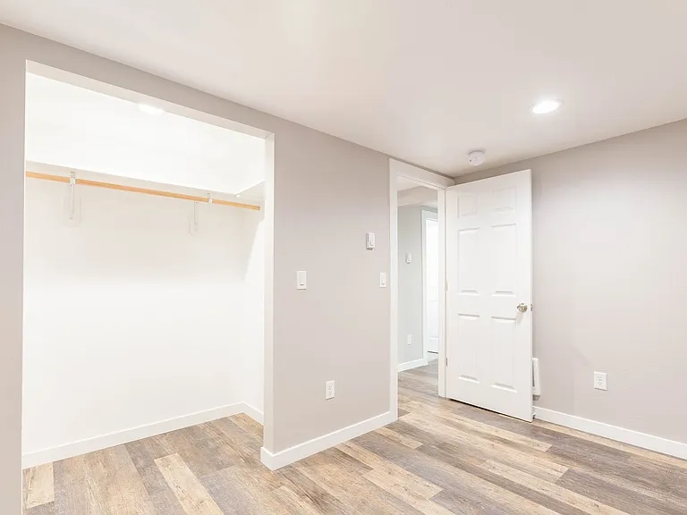 506 Southway Dr — Photo 8