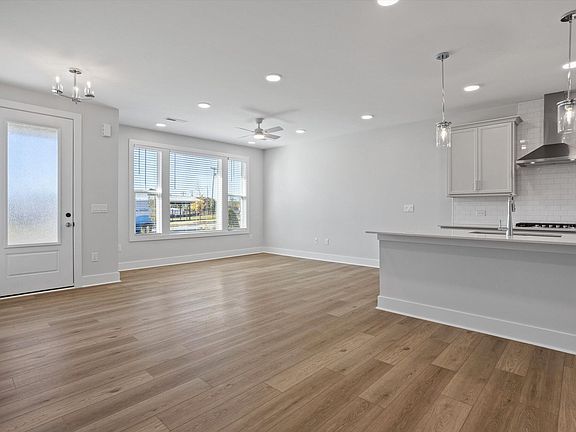 5th image of 711 Trailboard Rd
