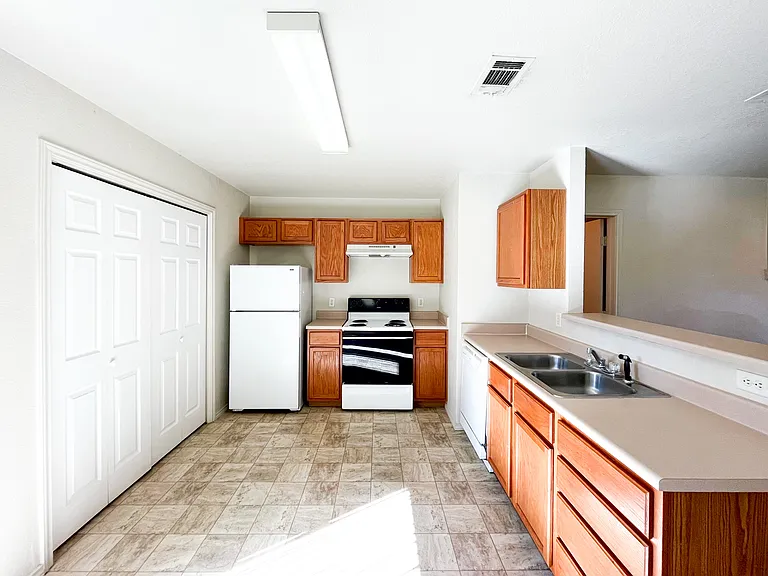 308 Creek St #A — Photo 8