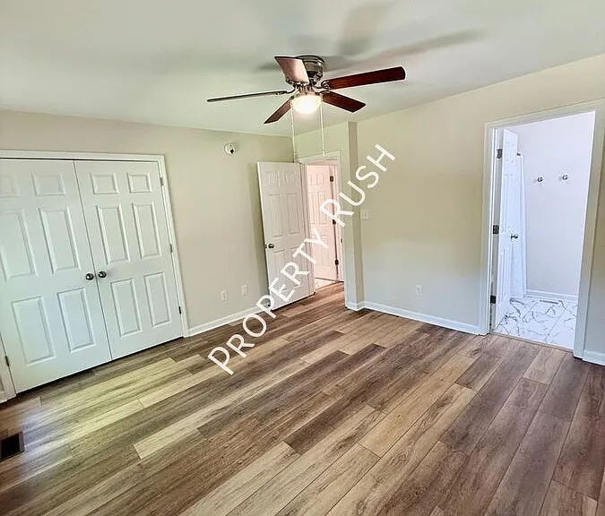 709 N Holly St — Photo 23