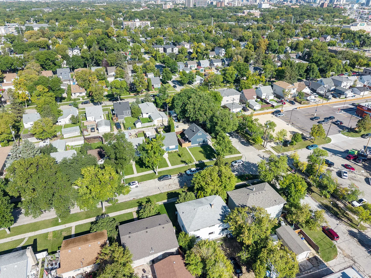 691 Jackson Avenue — Photo 4