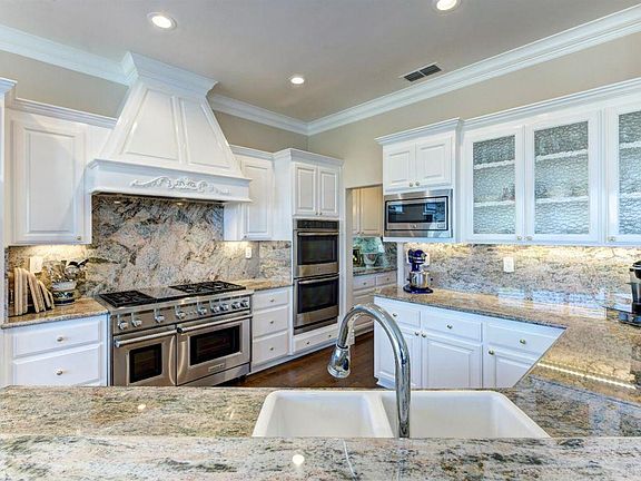 2nd image of 3112 Aberdeen Ln
