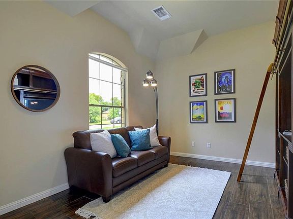 4th image of 10621 Camillia Blossom Ln