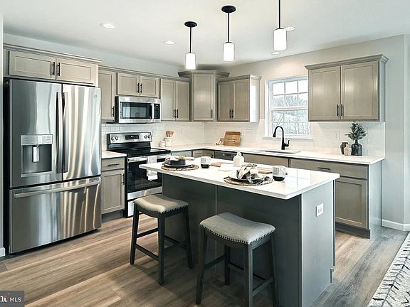 4th image of Abbey Plan At 7 Fisher Dr