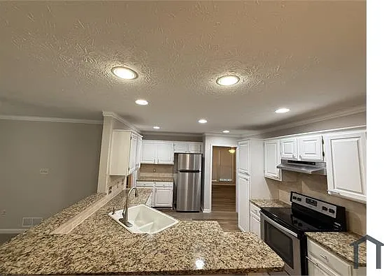 261 Hambridge Ct — Photo 8