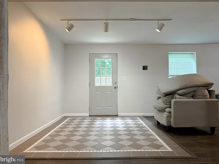 20797 Red Rose Ct — Photo 40