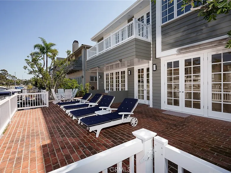 736 Harbor Island Dr — Photo 15