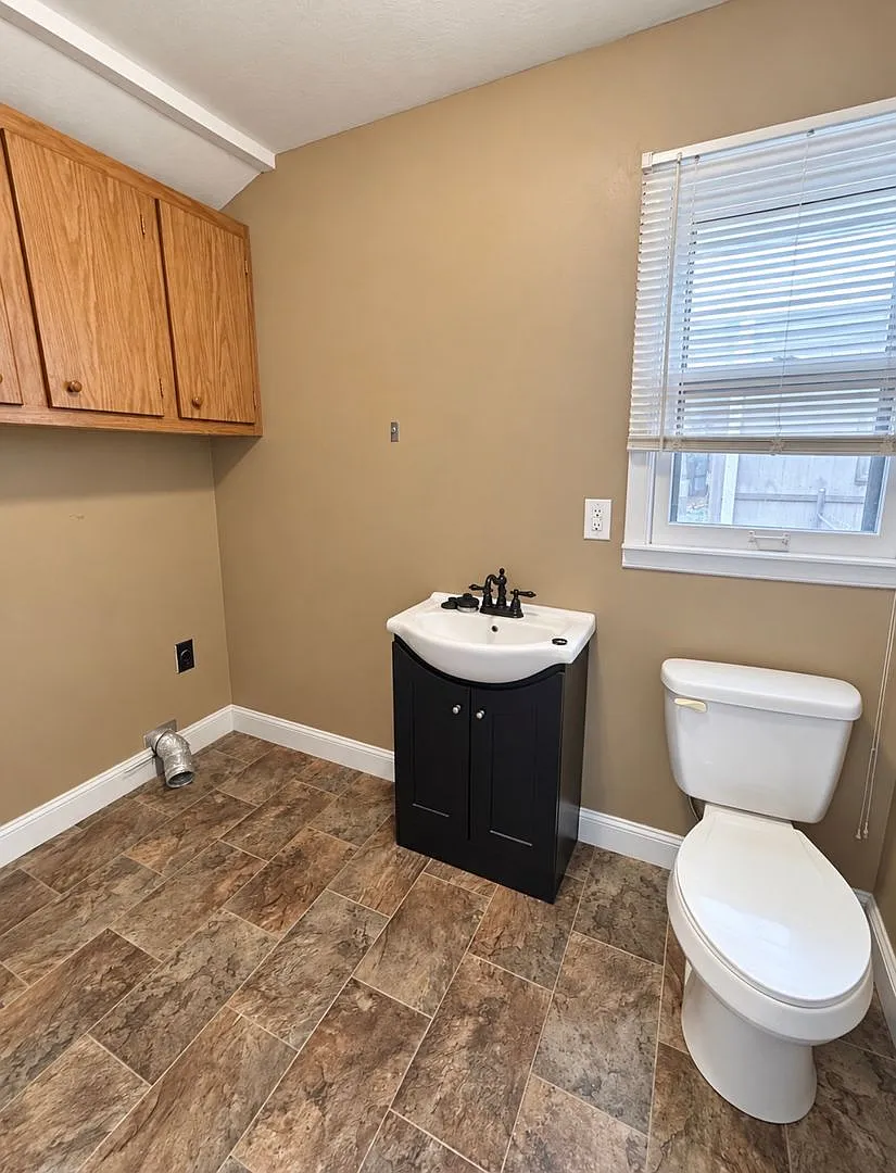 Beautiful spacious home Springfield, MO — Photo 2