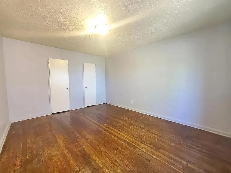 716 Sanford Ave #C10 — Photo 4