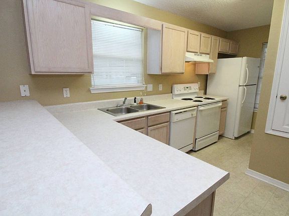 5th image of 8090 Stonebrook Dr