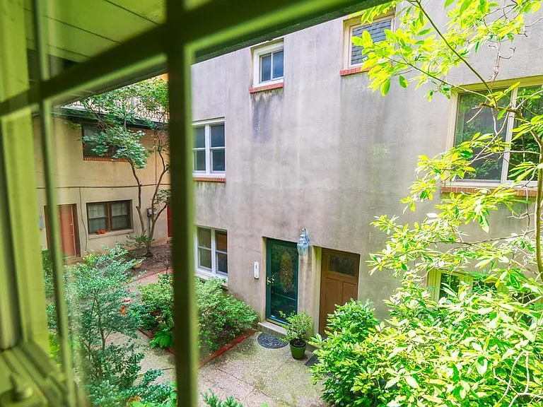 2304 Naudain St #D — Photo 15
