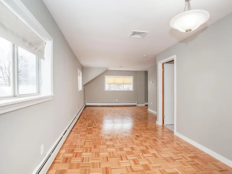 18 Cottage St #2 — Photo 4