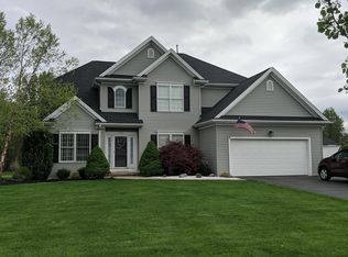 1253 Majestic Woods Dr, Grand Island, NY 14072