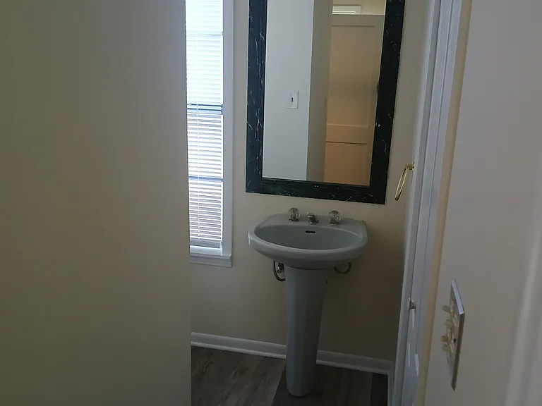 920 Iris St — Photo 20
