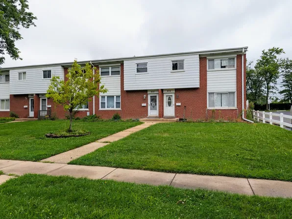972 N Virginia Ln, Elmhurst, IL 60126
