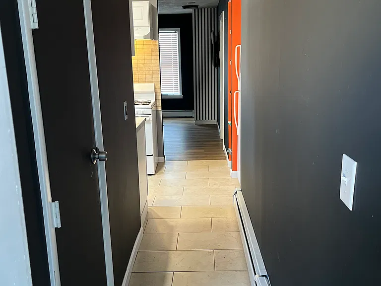 21 Humes St #3 — Photo 4