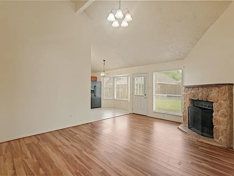 8731 Croteau Dr — Photo 4