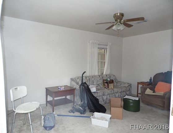 4th image of 1105 W Avenue B