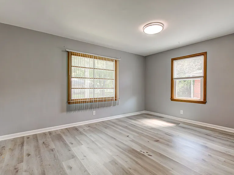 4610 Rookwood Ave — Photo 7