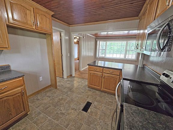 4th image of 745 Stag Ln