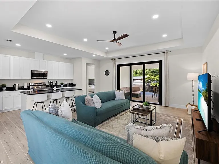 2547 Storter Ave — Photo 9