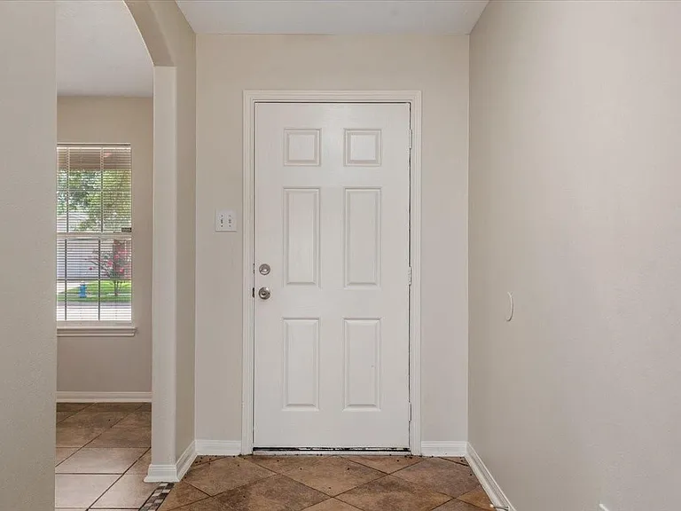 6023 Barany Ct — Photo 7