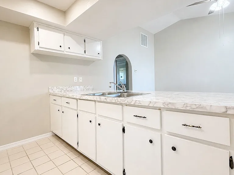 3603 SE 9th Pl — Photo 6