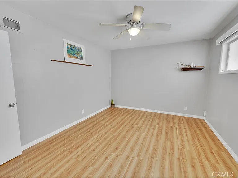 1250 E 1st St #7 — Photo 25