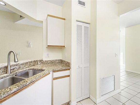 5th image of 841 Tanbark DR #104