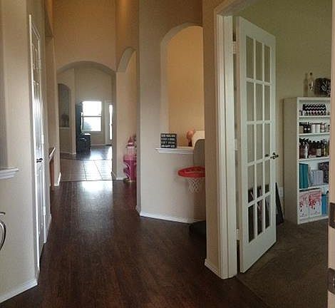 3rd image of 2924 Glenoaks Dr