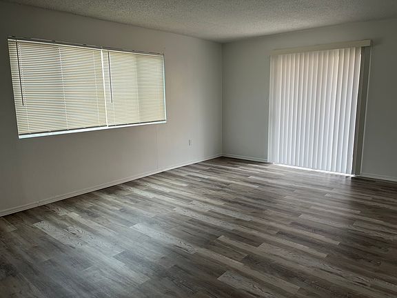 4th image of 1004 Chelwood Park Blvd NE #1004