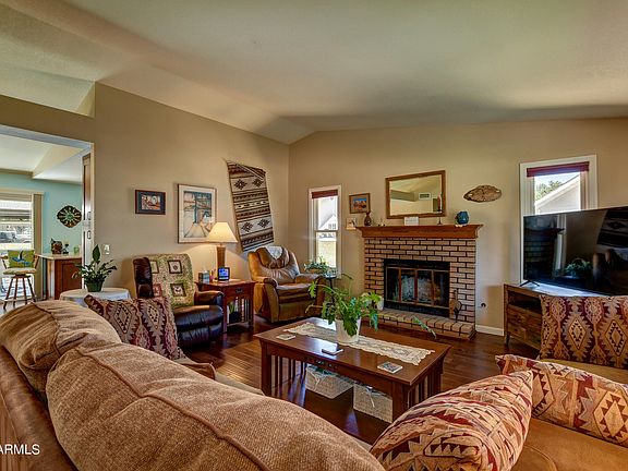 5th image of 3230 MARIGOLD Drive