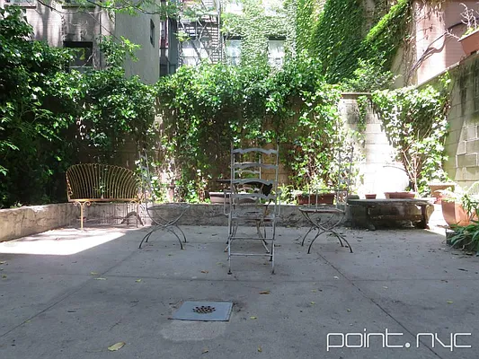 Rented by Point NYC | media 21