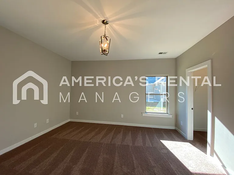 215 White Oak Cir — Photo 15