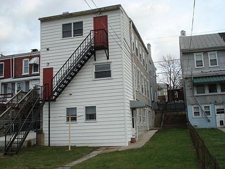 3 Unit aprt. bldg