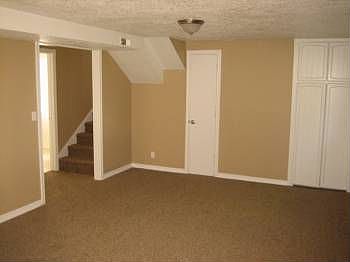 2nd image of 973 NE Hawthorne Ave