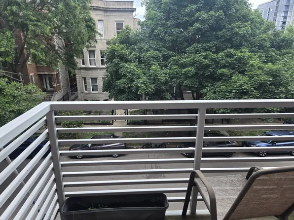 4616 N Kenmore Ave APT 301, Chicago, IL 60640