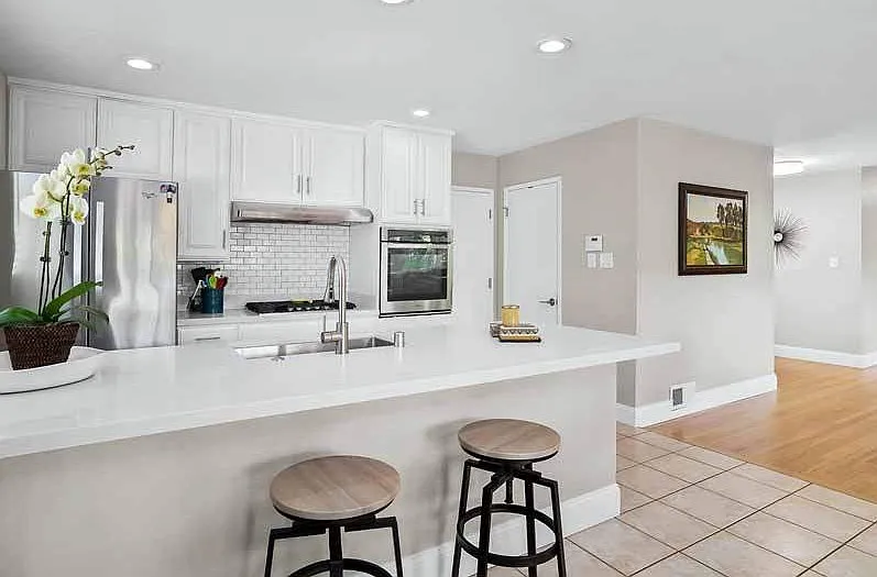 3 bed, 1394 sqft, $4,995 — Photo 3