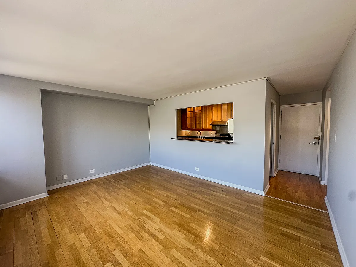 Building Photo - 3950 N Lake Shore Dr #2122-D