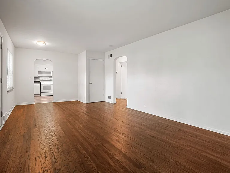 1000 Glenmore Ave — Photo 12
