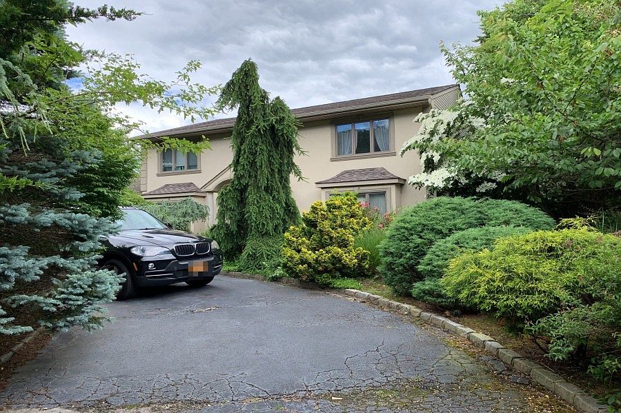 1st image of 79 Stonehurst Ln
