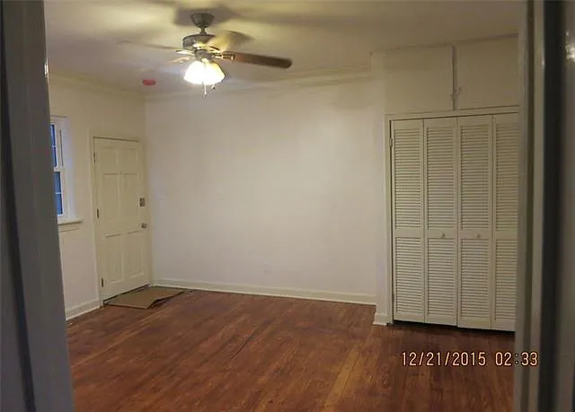 Studio, 1.0 bath, 320 sqft, $895 — Photo 2