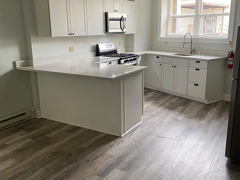 564 Lincoln Ave #2 — Photo 9