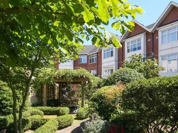60 Dallas Rd #36, Victoria, BC V8V 1A2