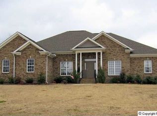 111 Rivercrest Cir, New Market, AL 35761